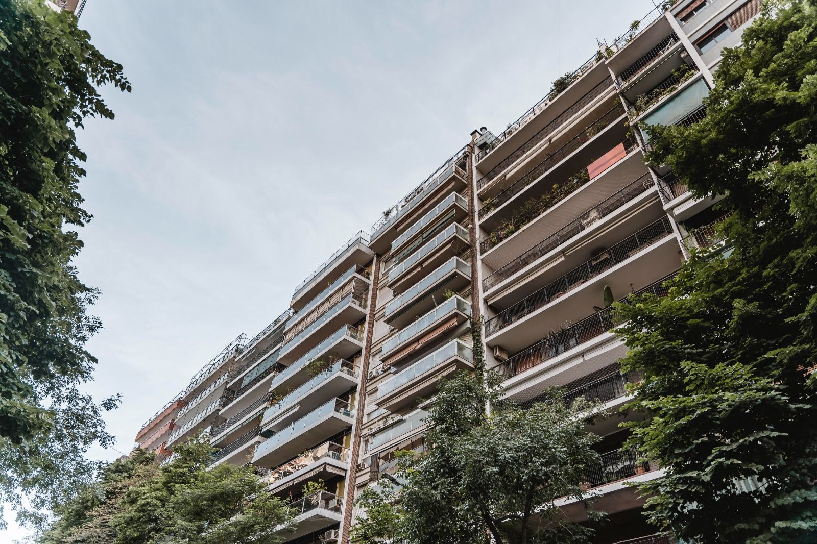 Un edificio de viviendas en la ciudad de Alicante