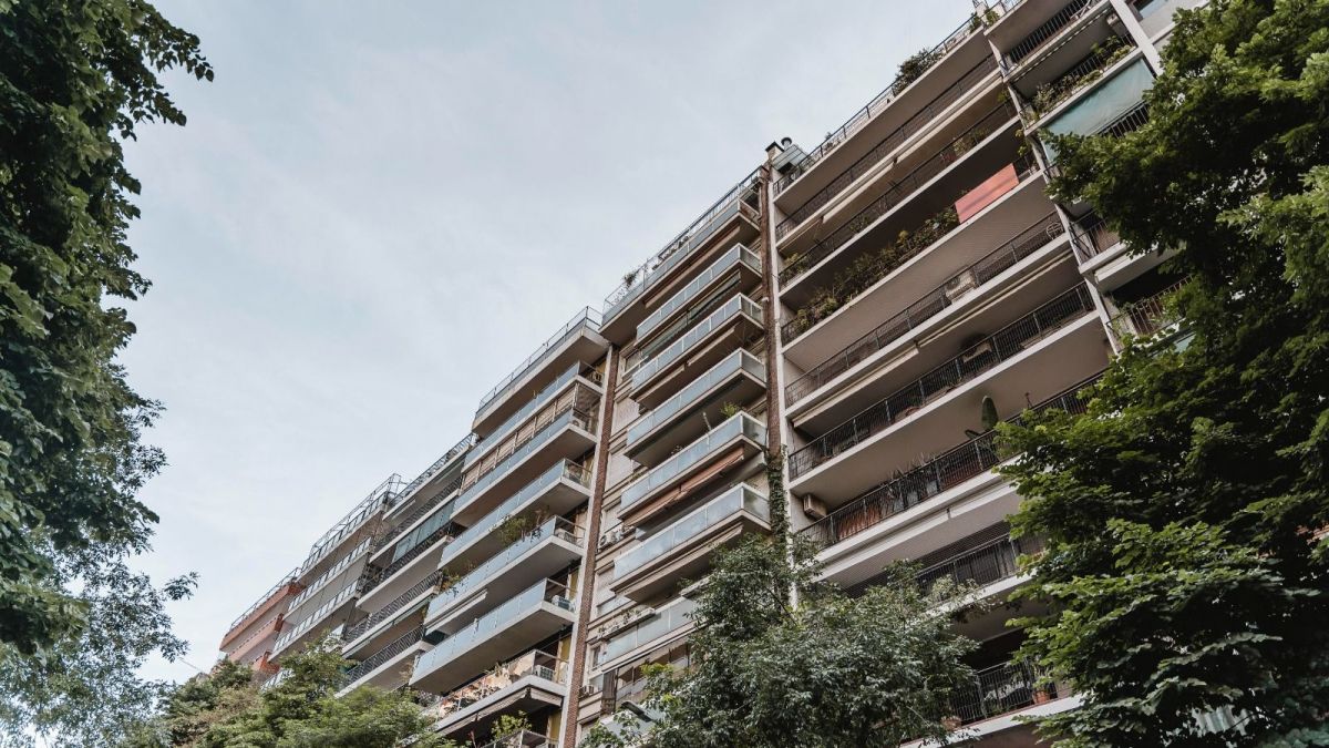 Un edificio de viviendas en la ciudad de Alicante