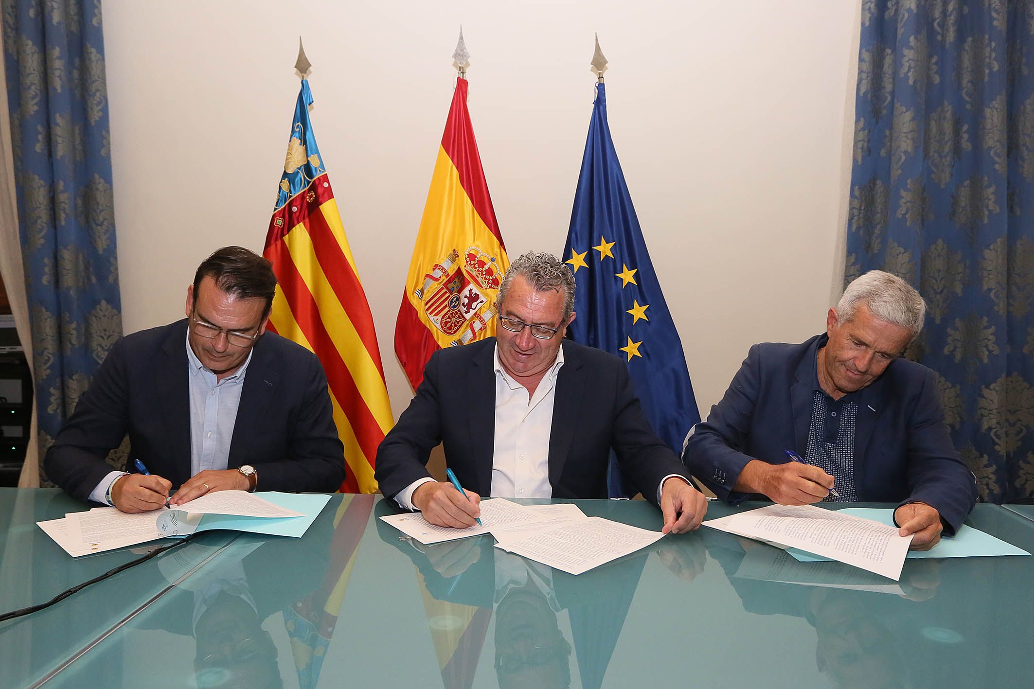 Mutxamel i Pilar de la Horadada firmen el conveni Geonet de la Diputació