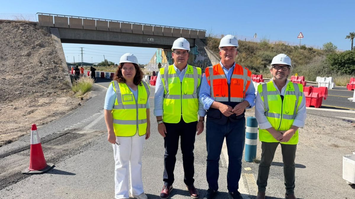 Martínez Mus visita a las obras de demolición del puente de la CV-800 en Mutxamel
