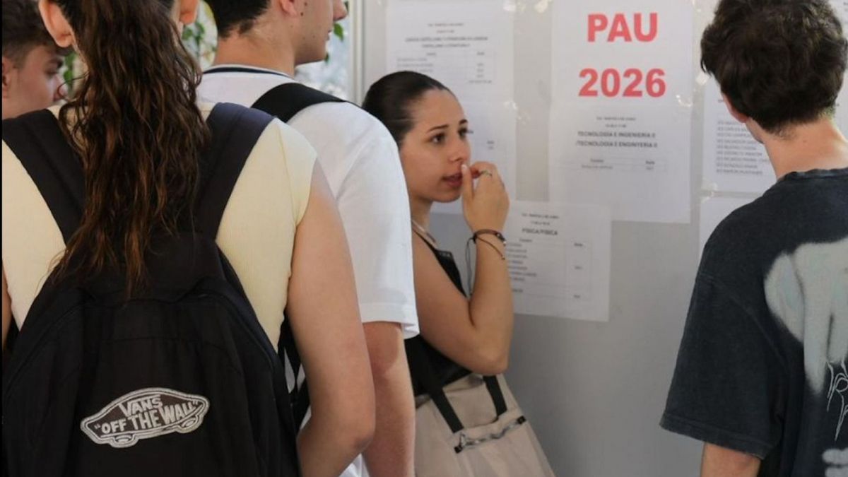Estudiantes durante los exámenes de la PAU 2026 en Alicante (Foto: GVA) Estudiantes durante los exámenes de la PAU 2026 en Alicante (Foto: GVA)