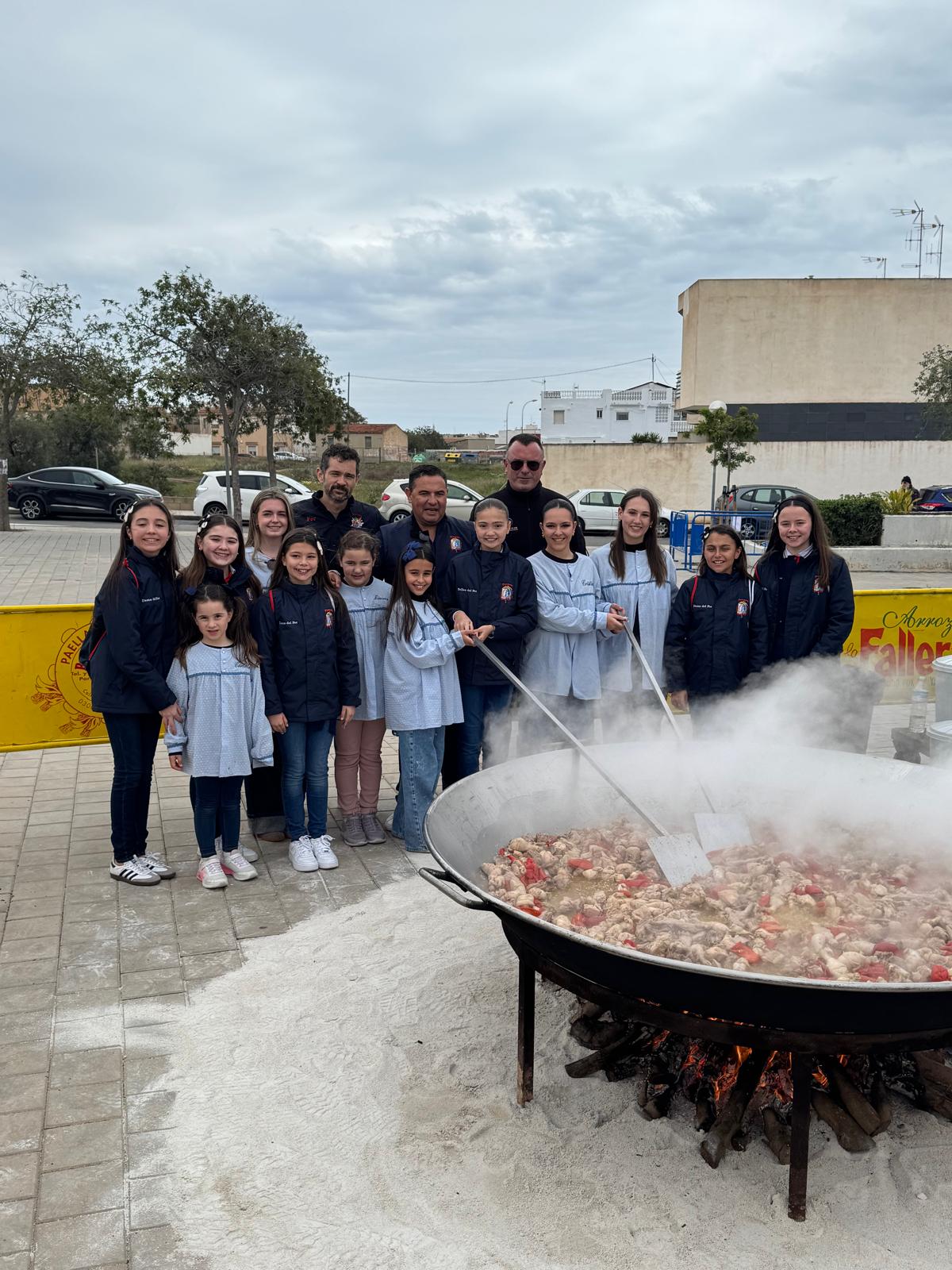 Paella gigante en las Hogueras de Alicante