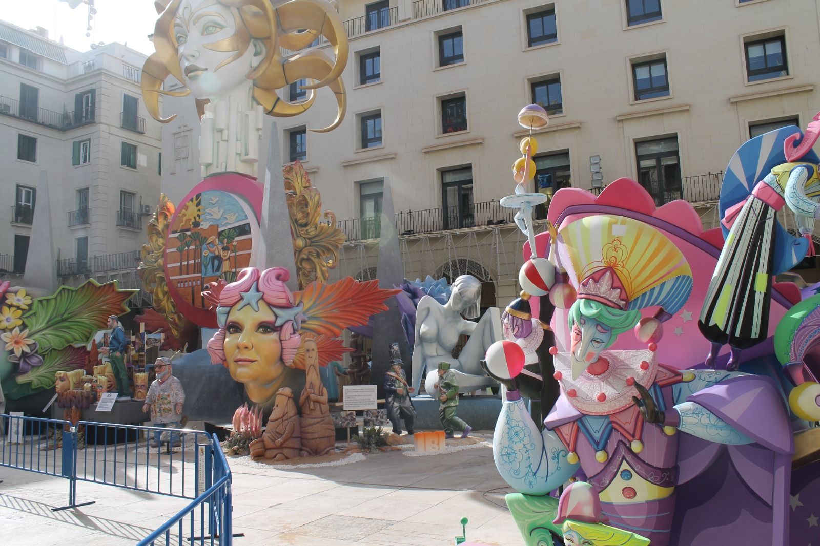 Hogueras oficiales de 2026 en la plaza del Ayuntamiento Hogueras oficiales de 2026 en la plaza del Ayuntamiento