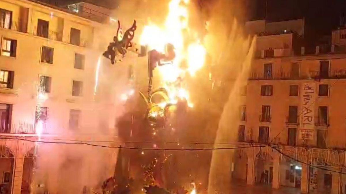 Cremà de la Hoguera Oficial 2026 en Alicante