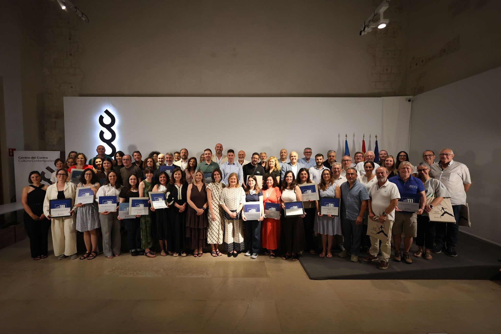 Entrega de placas a los museos