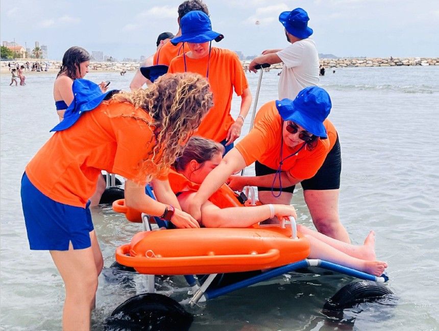 Servici de platges accessibles a les platges d'Alacant Servici de platges accessibles a les platges d'Alacant