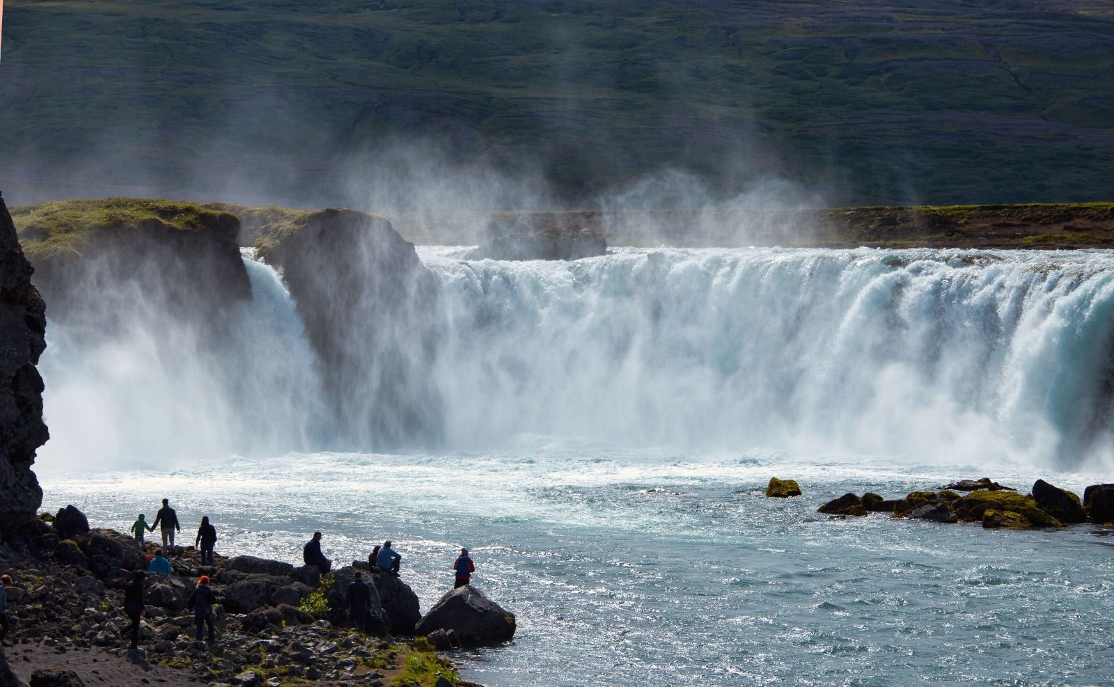 Una cascada en Islandia Una cascada en Islandia