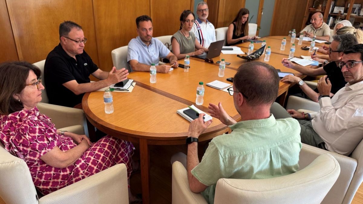 Imatge d'una de les reunions d'avaluació mantingudes durant la setmana amb els responsables de centres i facultats Imatge d'una de les reunions d'avaluació mantingudes durant la setmana amb els responsables de centres i facultats