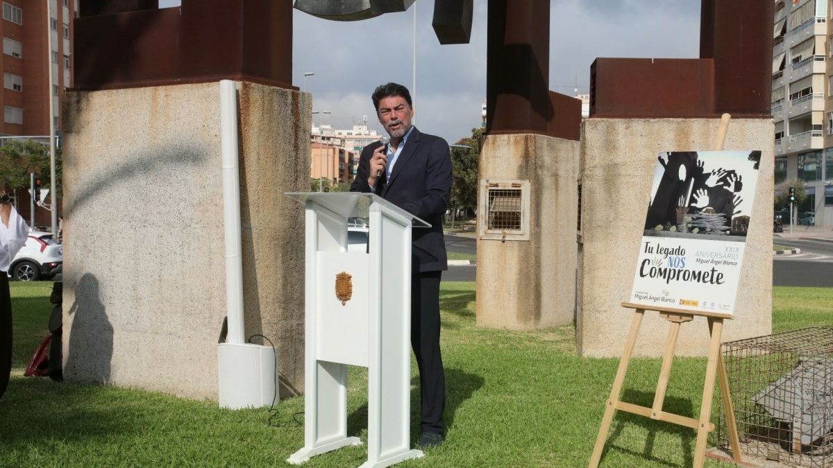 El alcalde Luis Barcala interviene en acto de homenaje a Miguel Ángel Blanco en Alicante