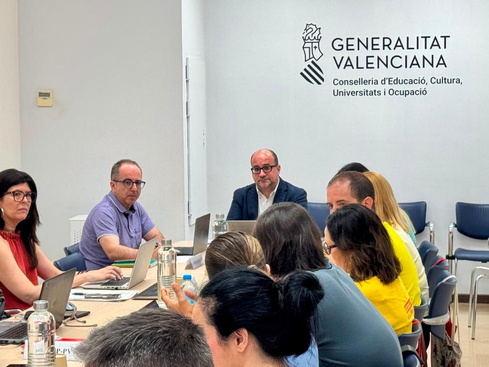 image?url=https%3A%2F%2Fcomunica.gva.es%2Fo%2Fadaptive media%2Fimage%2F412631561%2Fm%2F260714 EDUC Foto1 MesaSectorial image?url=https%3A%2F%2Fcomunica.gva.es%2Fo%2Fadaptive media%2Fimage%2F412631561%2Fm%2F260714 EDUC Foto1 MesaSectorial