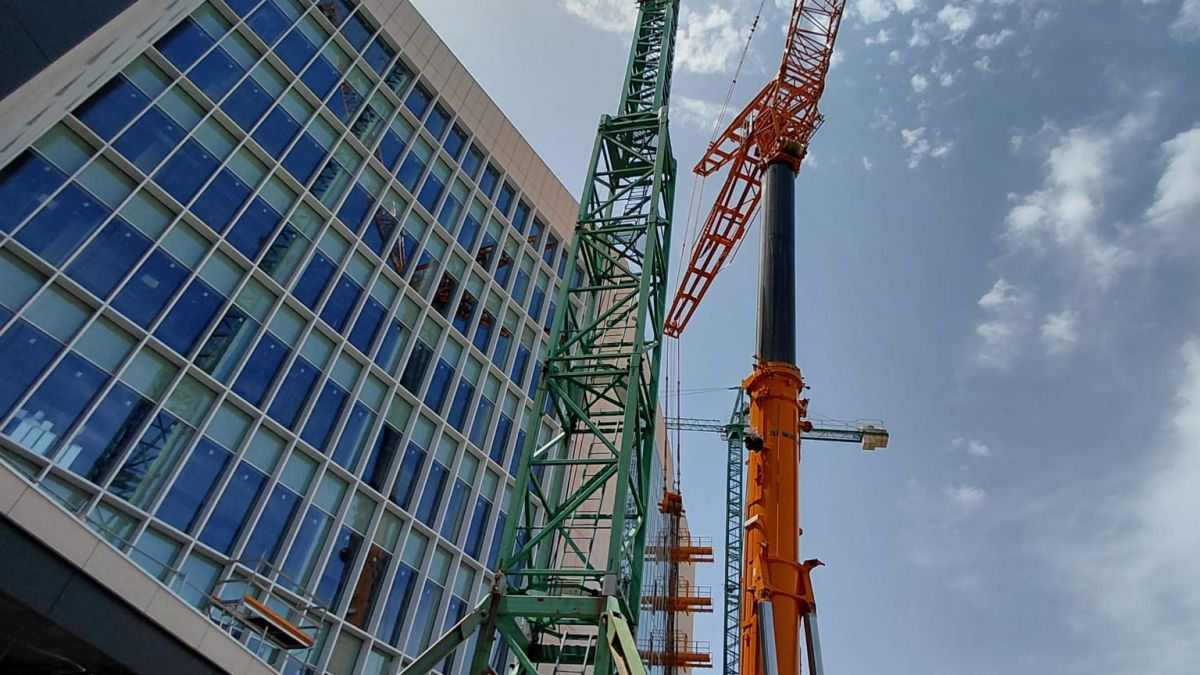 Colocación de las vigas en la Ciudad de la justcia de Alicante