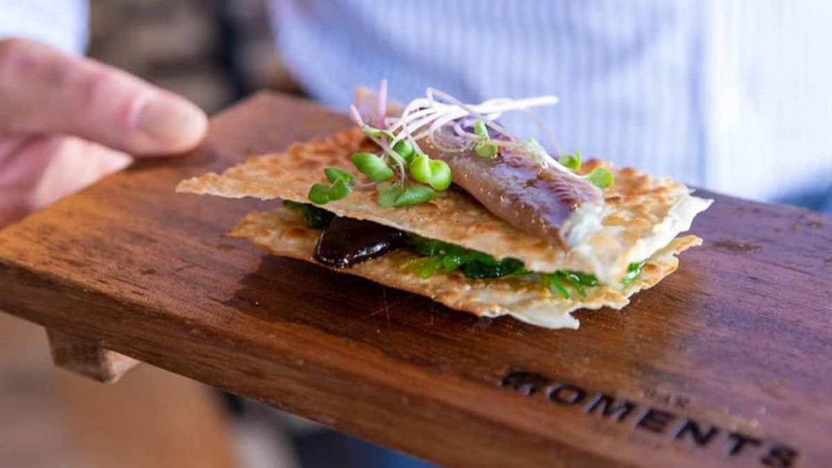 Tapa del Moments Bar en Urbanova