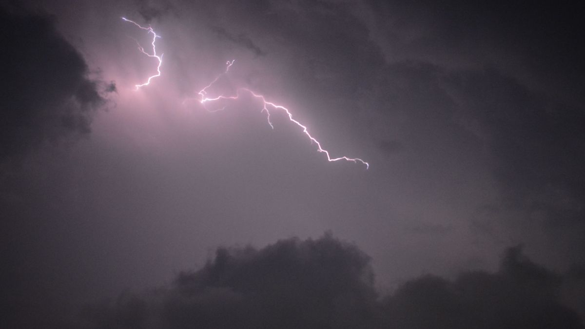 Aparato eléctrico durante una tormenta en Alicante