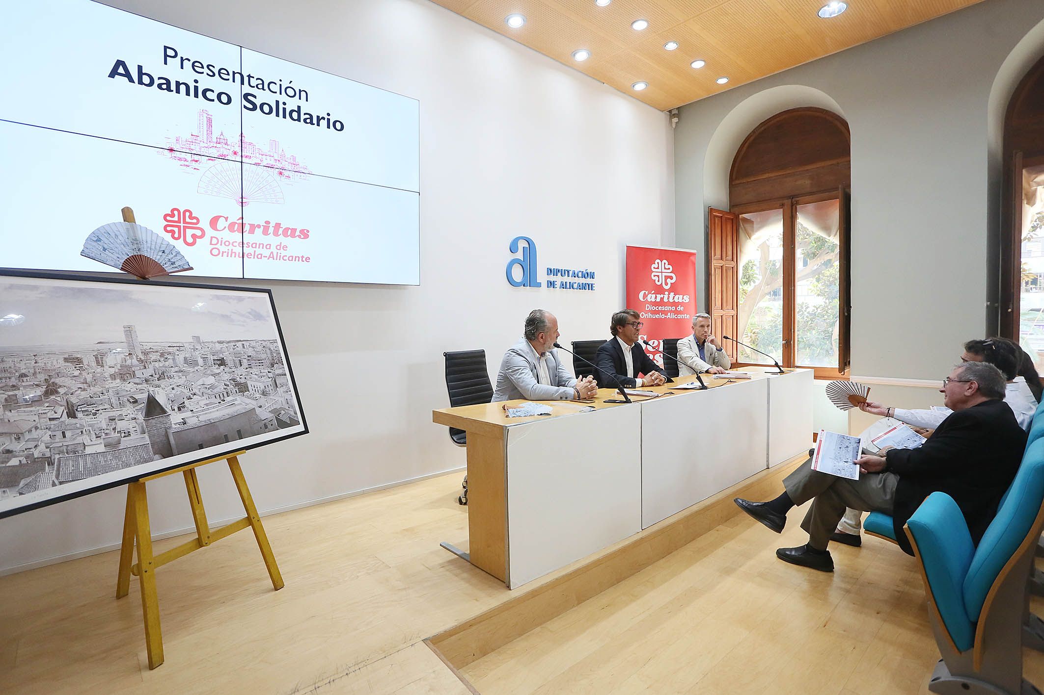 Presentación del abanico solidario de Cáritas Presentación del abanico solidario de Cáritas
