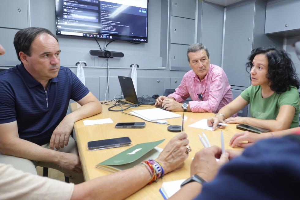 Reunión de coordinación en el incendio de la Vall d'Uixò