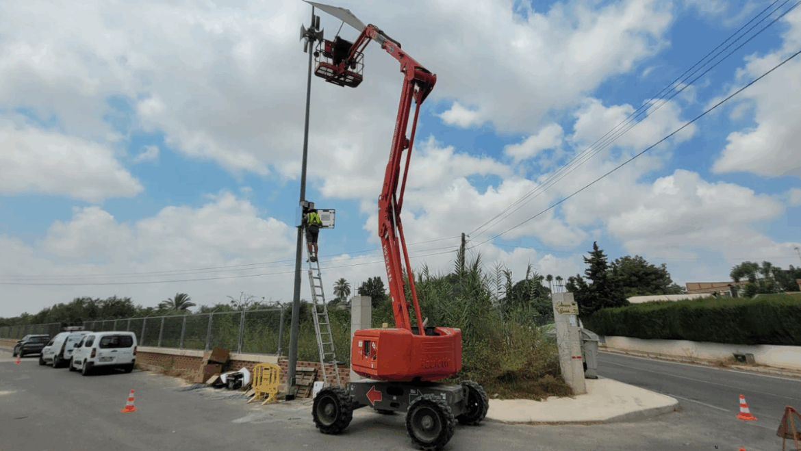 Instal·lació del nou sistema d'alerta d'inundacions a Elx
