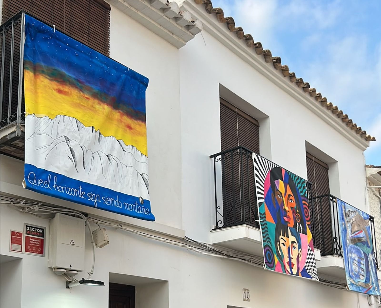 Obres d'art en les balconades d'Altea