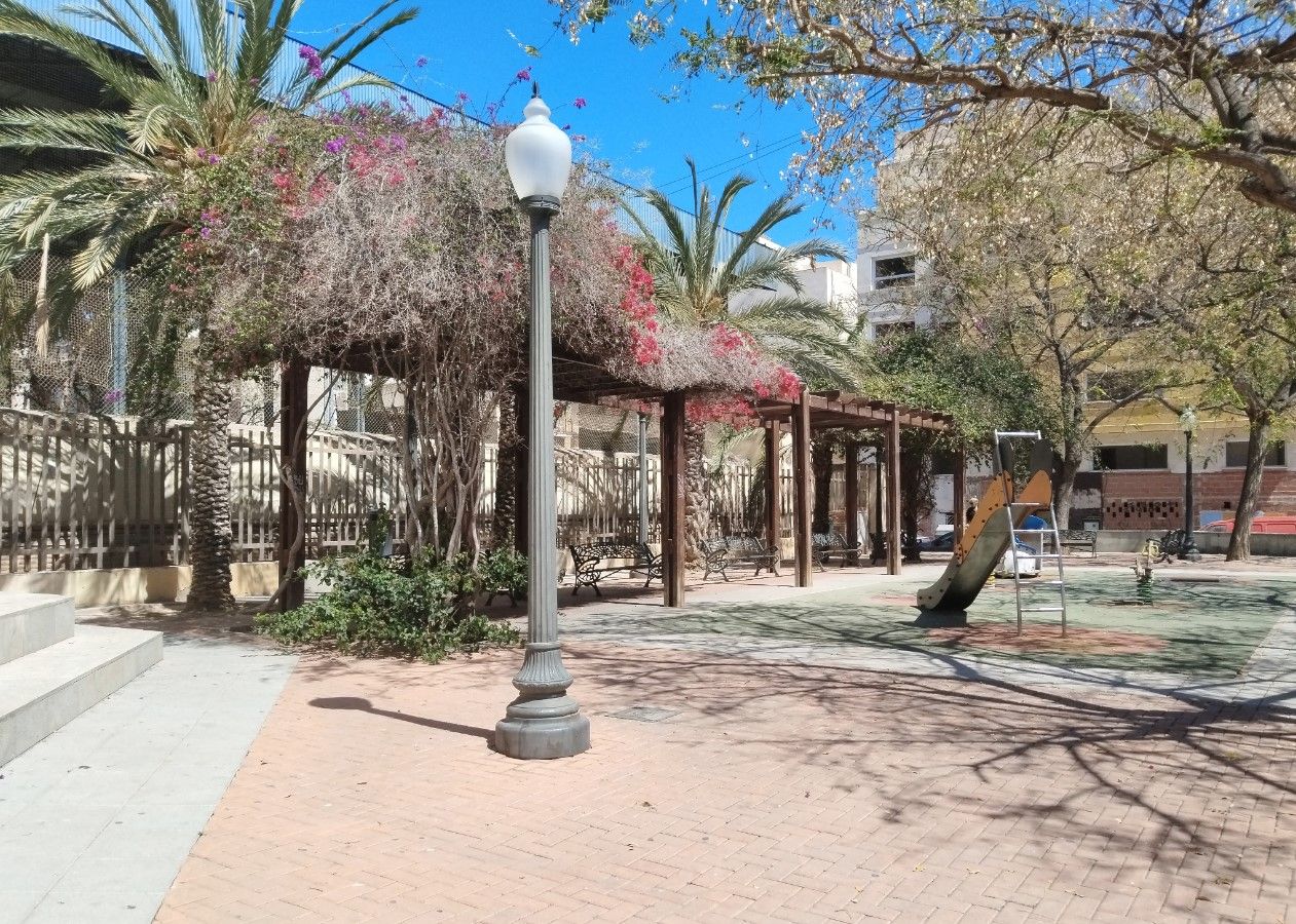 Plaça Teresa Mas a Alacant Plaça Teresa Mas a Alacant