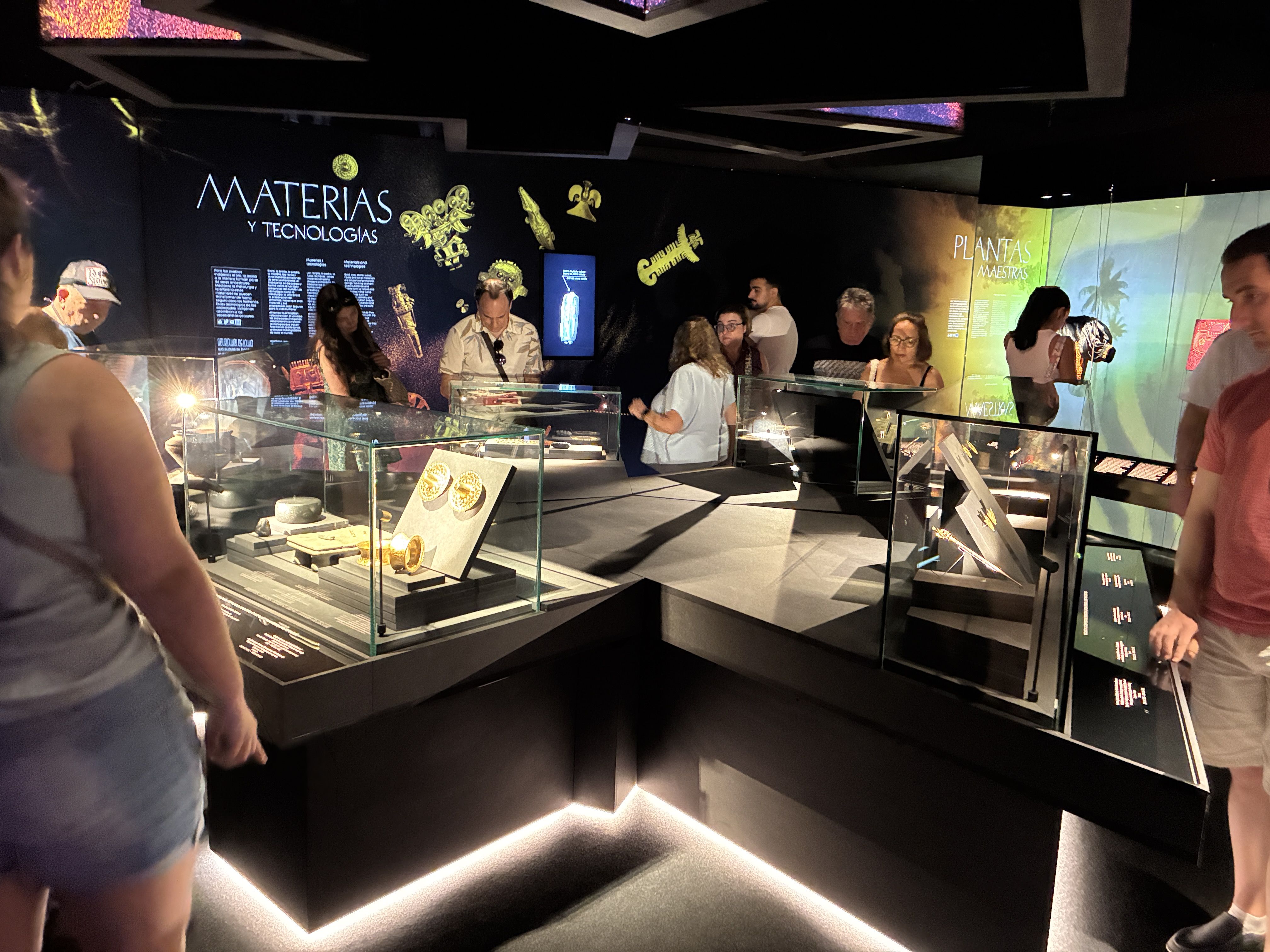 Exposició 'L'or i l'univers. Sabers indígenes de Colòmbia' en el MARQ Exposició 'L'or i l'univers. Sabers indígenes de Colòmbia' en el MARQ