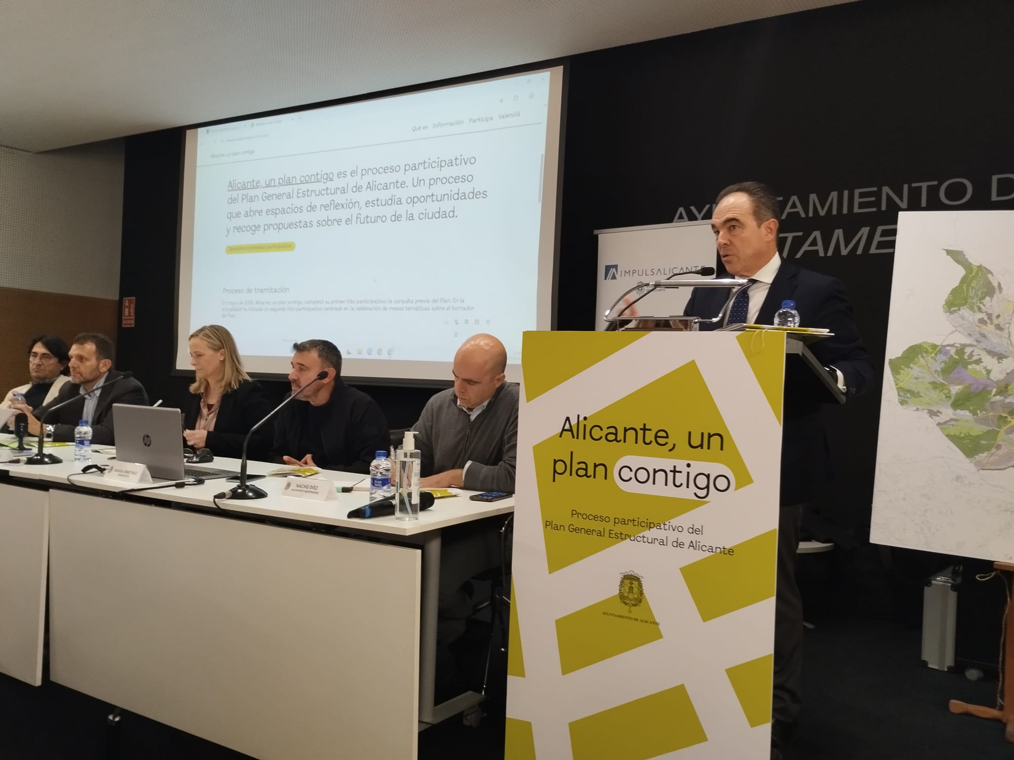 El concejal Antonio Peral participa en una mesa temática del Plan General El concejal Antonio Peral participa en una mesa temática del Plan General