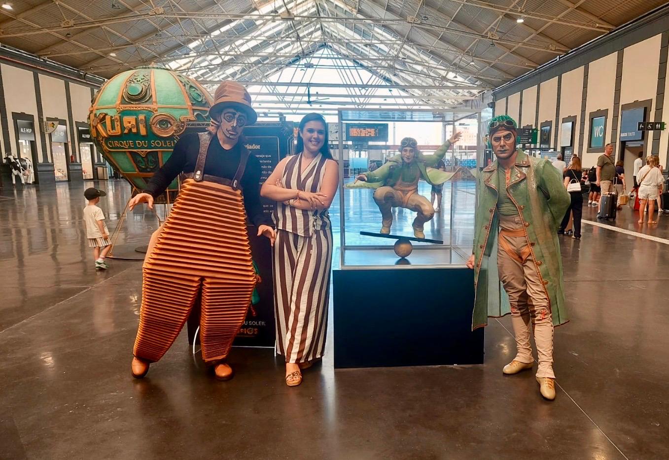 Exposició gratuïta del Cirque du Soleil en l'estació de tren d'Alacant Exposició gratuïta del Cirque du Soleil en l'estació de tren d'Alacant