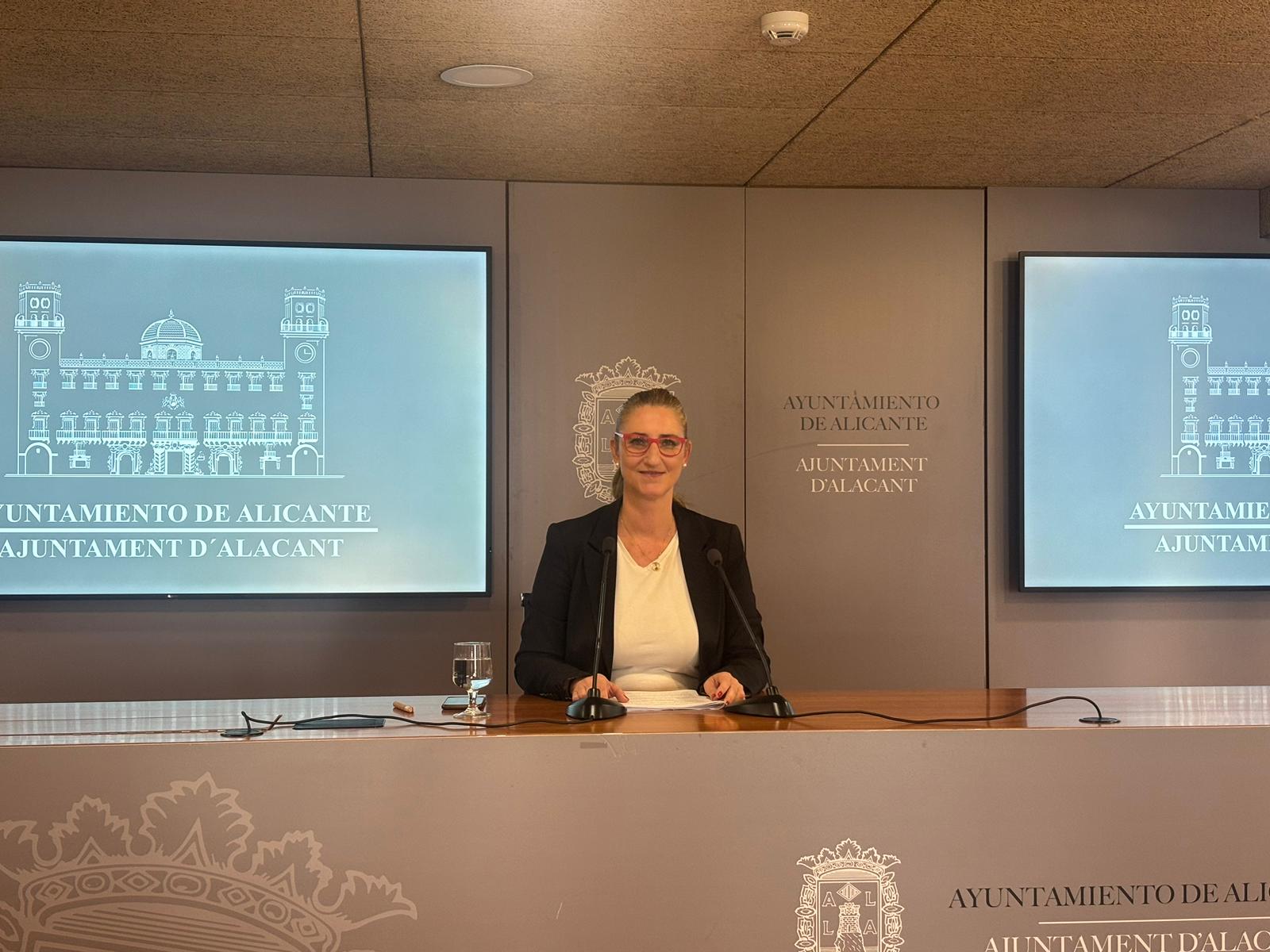 La regidora d'Educació, Mari Carmen de España, sobre el Pla Municipal de Trastorns Addictius La regidora d'Educació, Mari Carmen de España, sobre el Pla Municipal de Trastorns Addictius