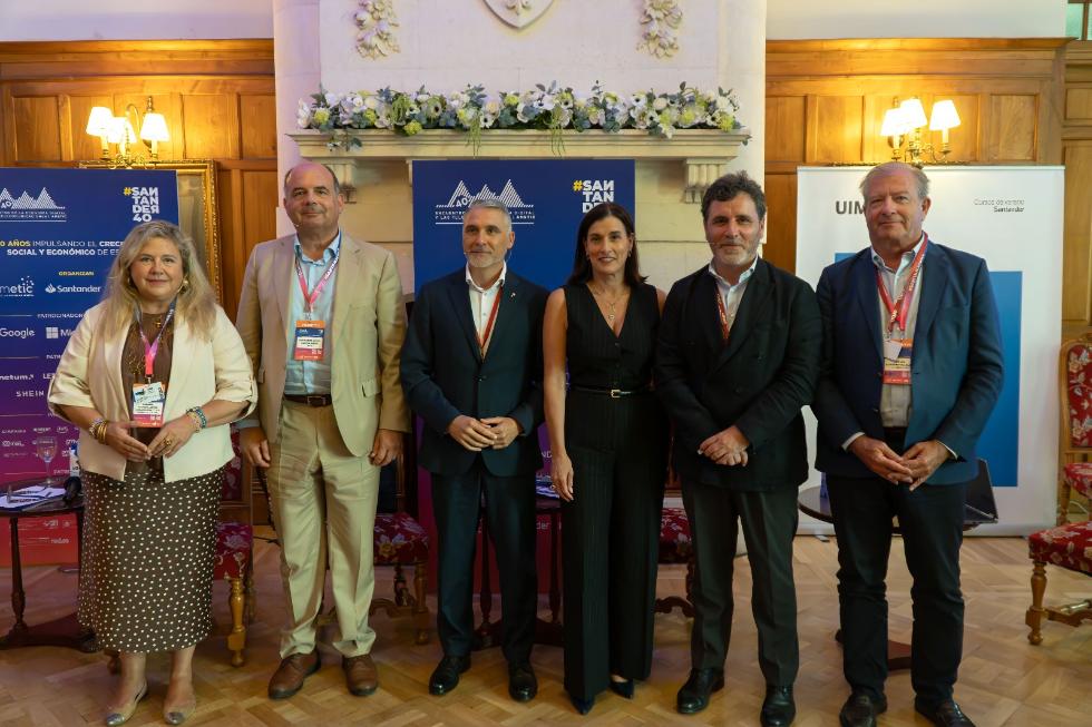 Camarero defiende la digitalización turística