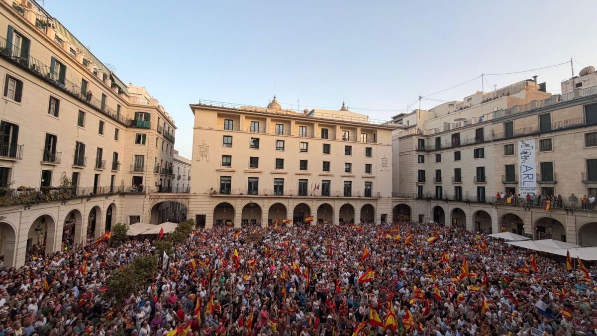 Concentració de suport a Ceuta a Alacant Concentració de suport a Ceuta a Alacant