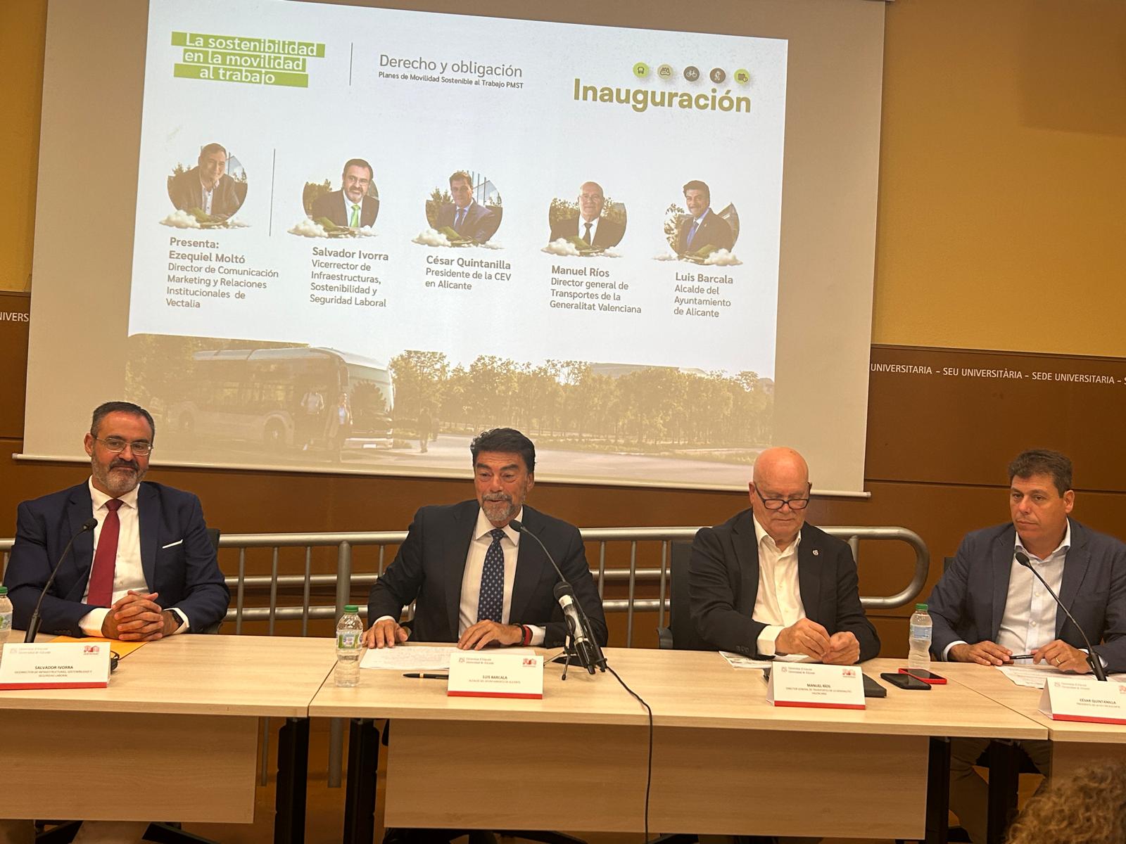 Barcala asiste a las jornadas de Movilidad Barcala asiste a las jornadas de Movilidad