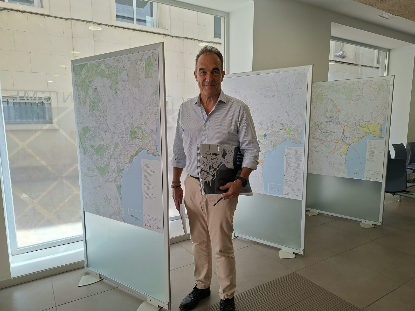 El concejal de Urbanismo, Antonio Peral, en el ayuntamiento El concejal de Urbanismo, Antonio Peral, en el ayuntamiento
