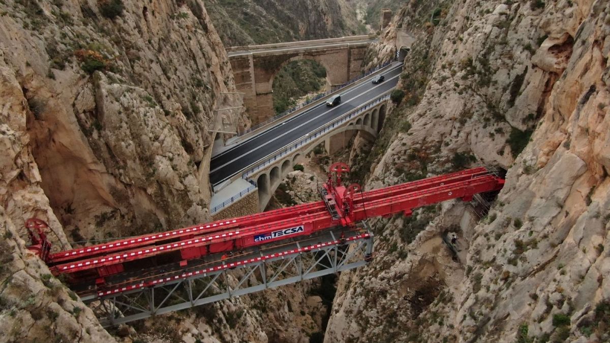 Obras del viaducto del TRAM en el Mascarat Obras del viaducto del TRAM en el Mascarat