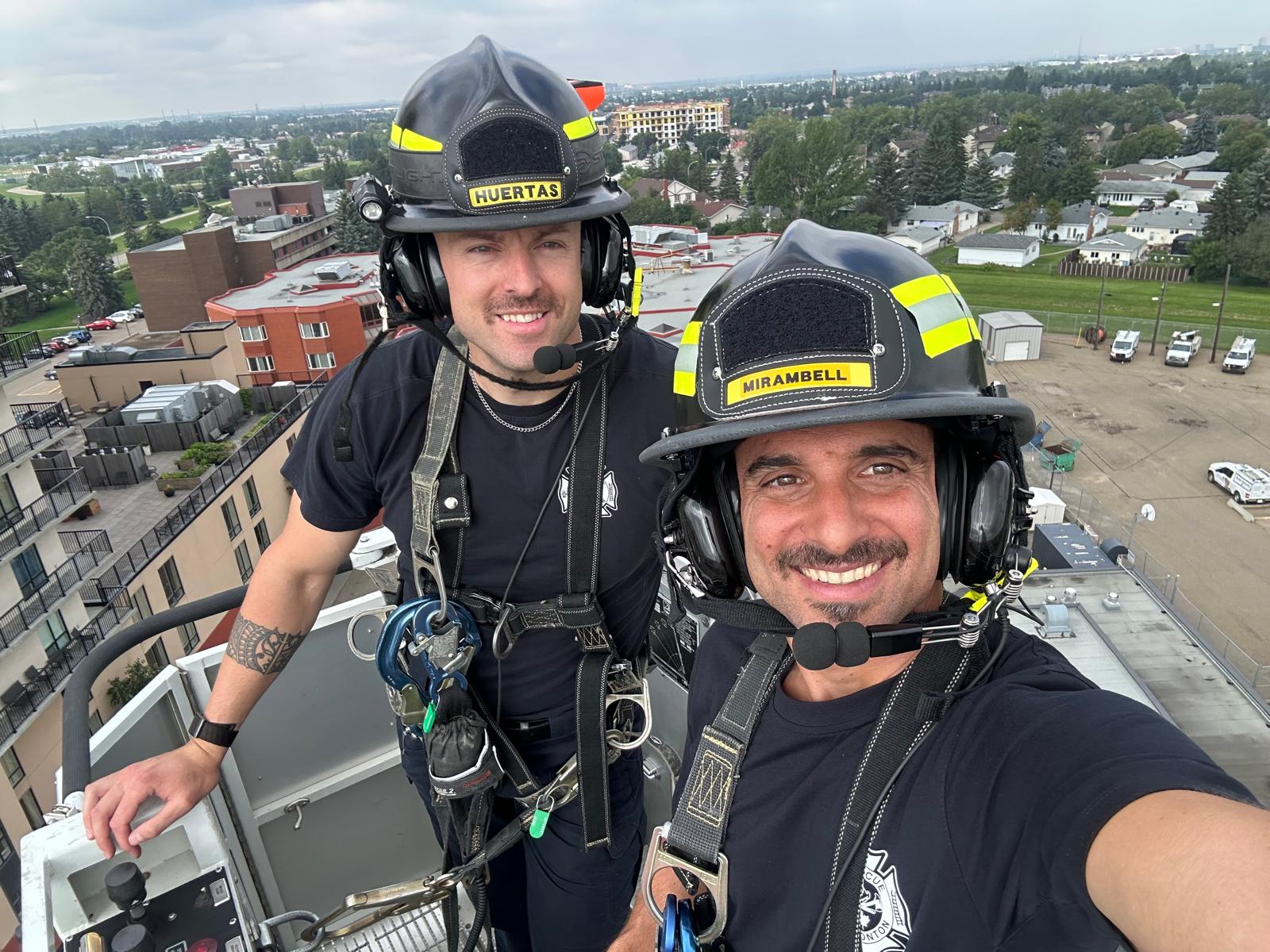 Un bombero de Alicante intercambia su puesto con uno de Canadá Un bombero de Alicante intercambia su puesto con uno de Canadá