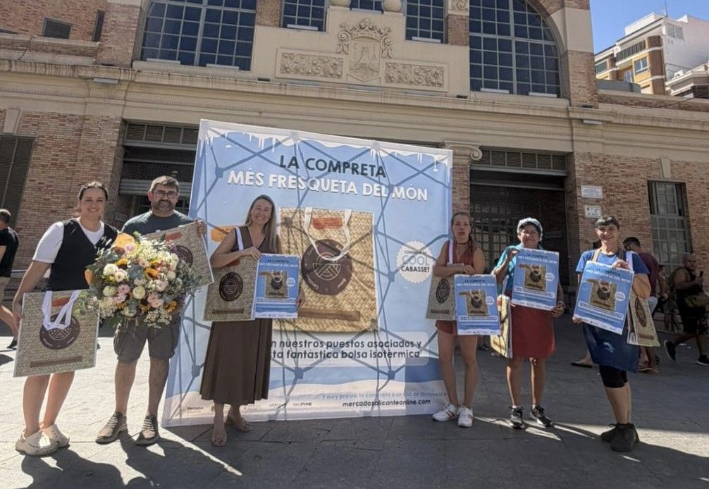 Presentación de la campaña 'La compreta més fresqueta del món' en Alicante Presentación de la campaña 'La compreta més fresqueta del món' en Alicante