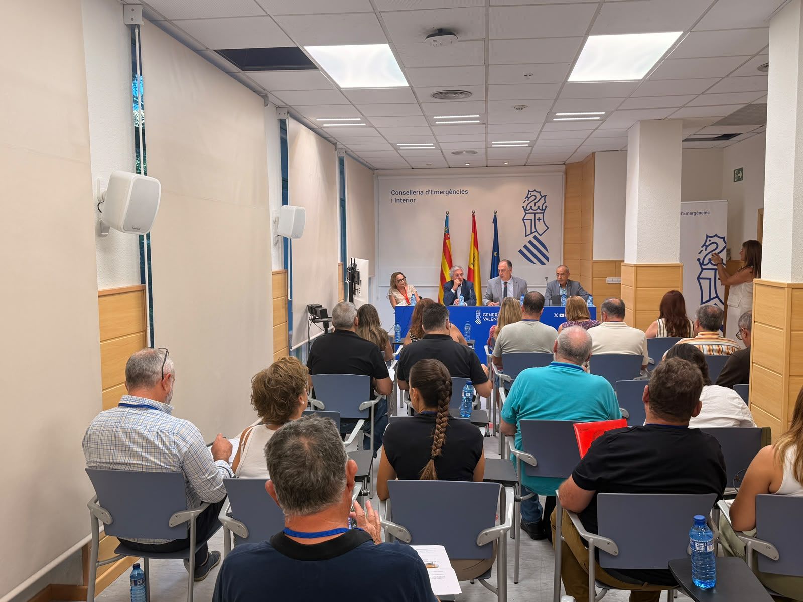 Mesa Permanente de Trabajo de Emergencias con las asociaciones de la dana Mesa Permanente de Trabajo de Emergencias con las asociaciones de la dana