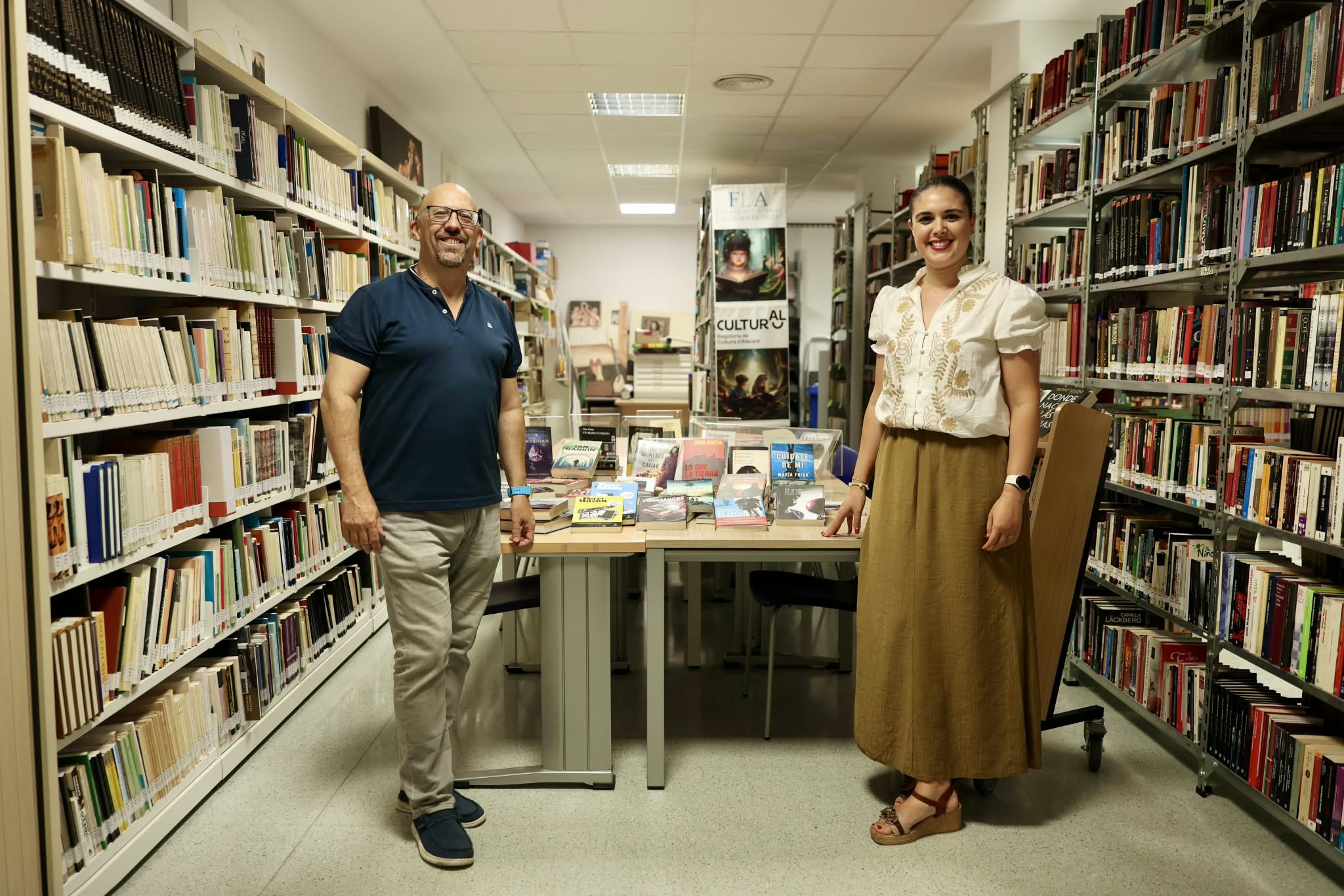 Donació de llibres del festival de True Crime d'Alacant Donació de llibres del festival de True Crime d'Alacant