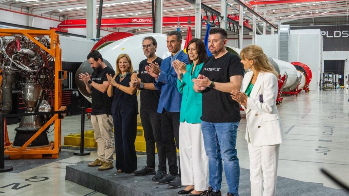 Pedro Sánchez i Diana Morant visiten les instal·lacions de PLD Space a Elx Pedro Sánchez i Diana Morant visiten les instal·lacions de PLD Space a Elx