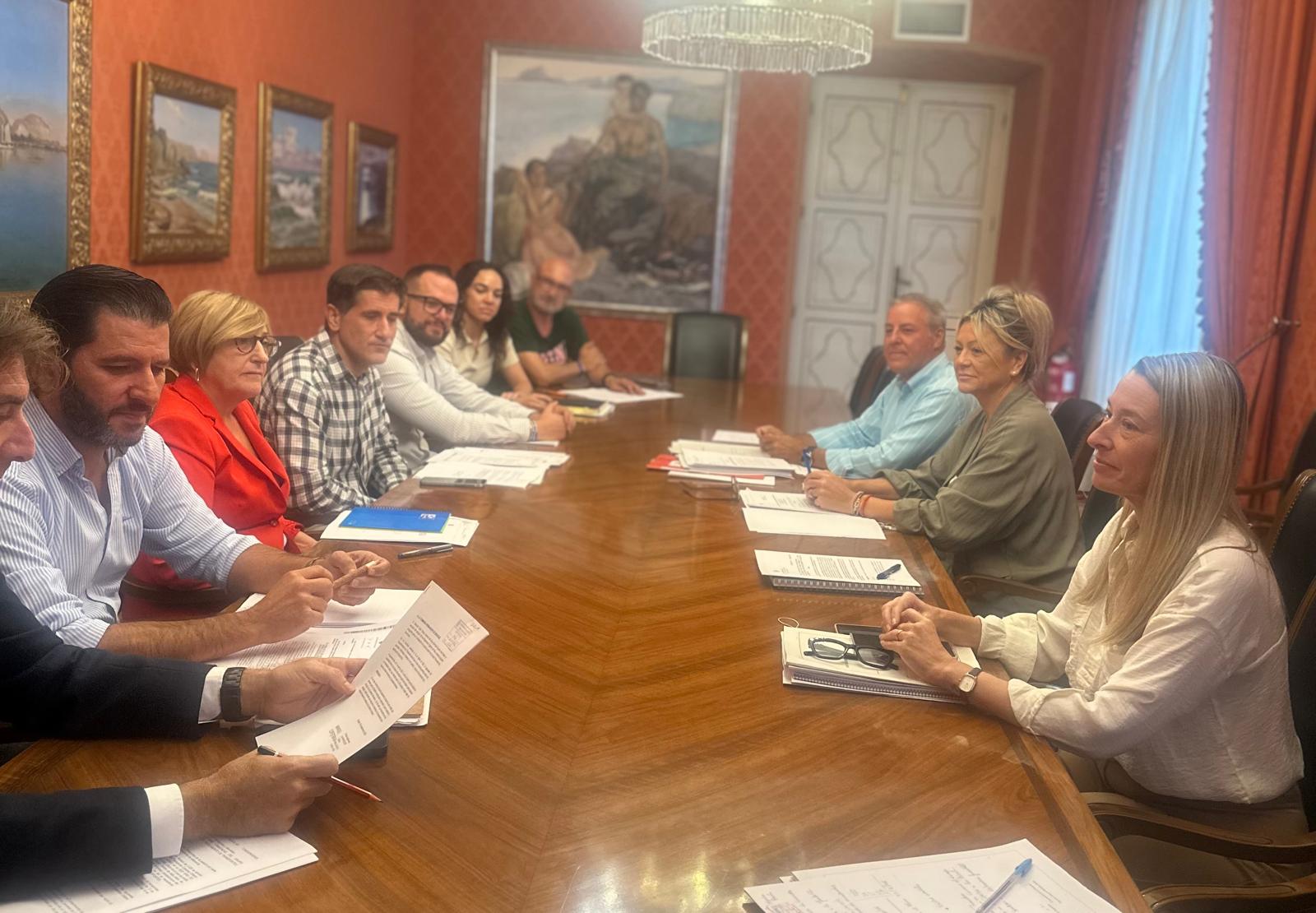 Comisión de Servicios Comisión de Servicios