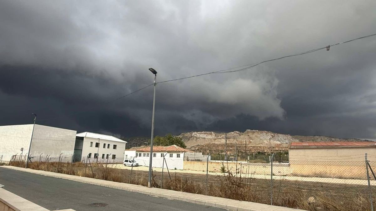 Tormenta sobre la provincia de Alicante, en l'Alguenya (Foto: Sandra Fernández - Laboratorio de Climatología de la UA) Tormenta sobre la provincia de Alicante, en l'Alguenya (Foto: Sandra Fernández - Laboratorio de Climatología de la UA)