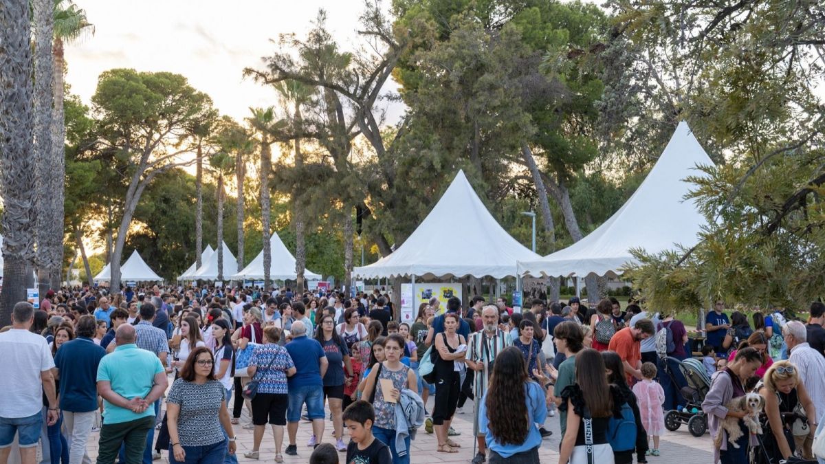 Visitantes en la pasada edición de la Nit de la Investigació en la UA Visitantes en la pasada edición de la Nit de la Investigació en la UA