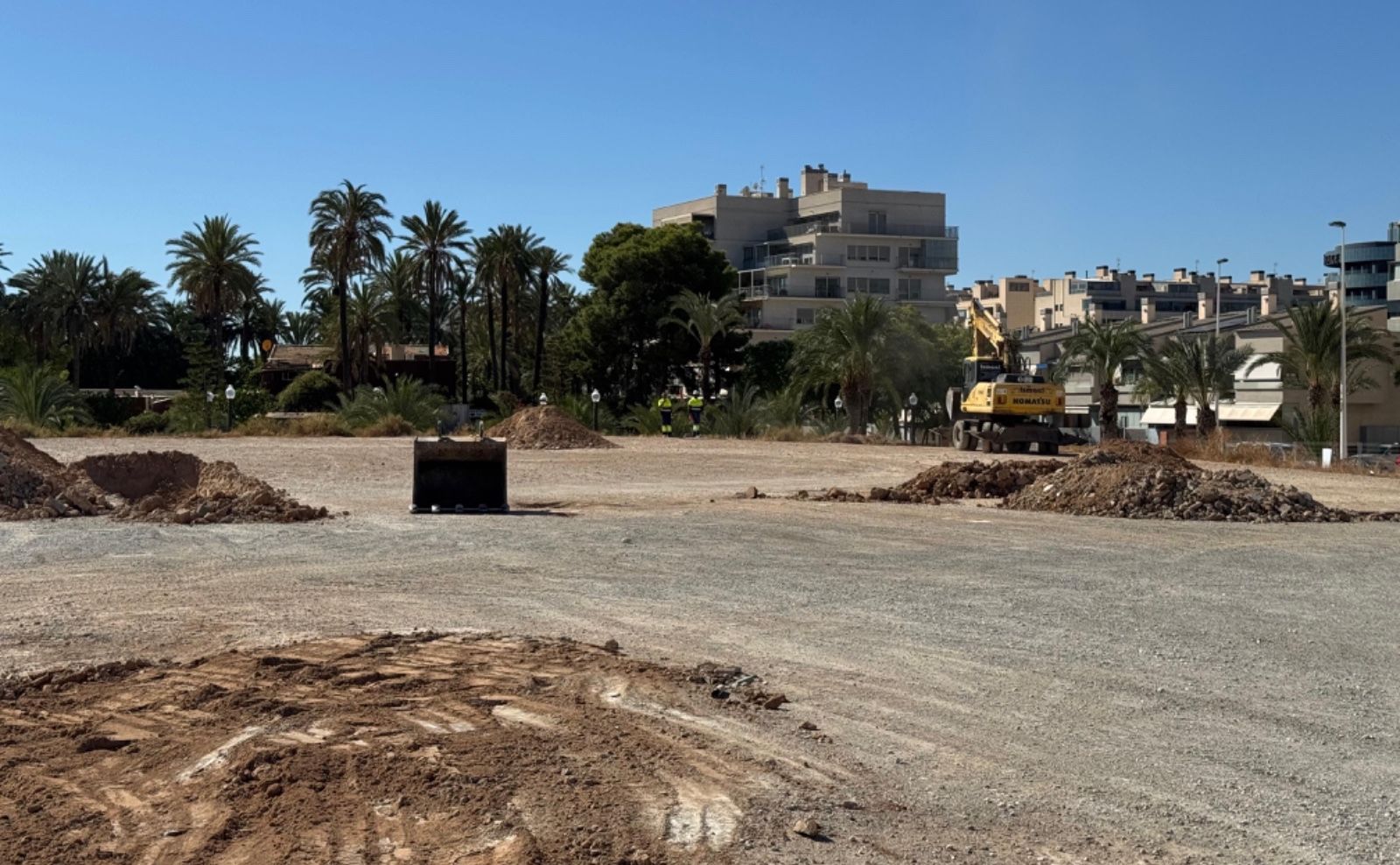 Adecuación de un solar en Elche para un nuevo aparcamiento Adecuación de un solar en Elche para un nuevo aparcamiento