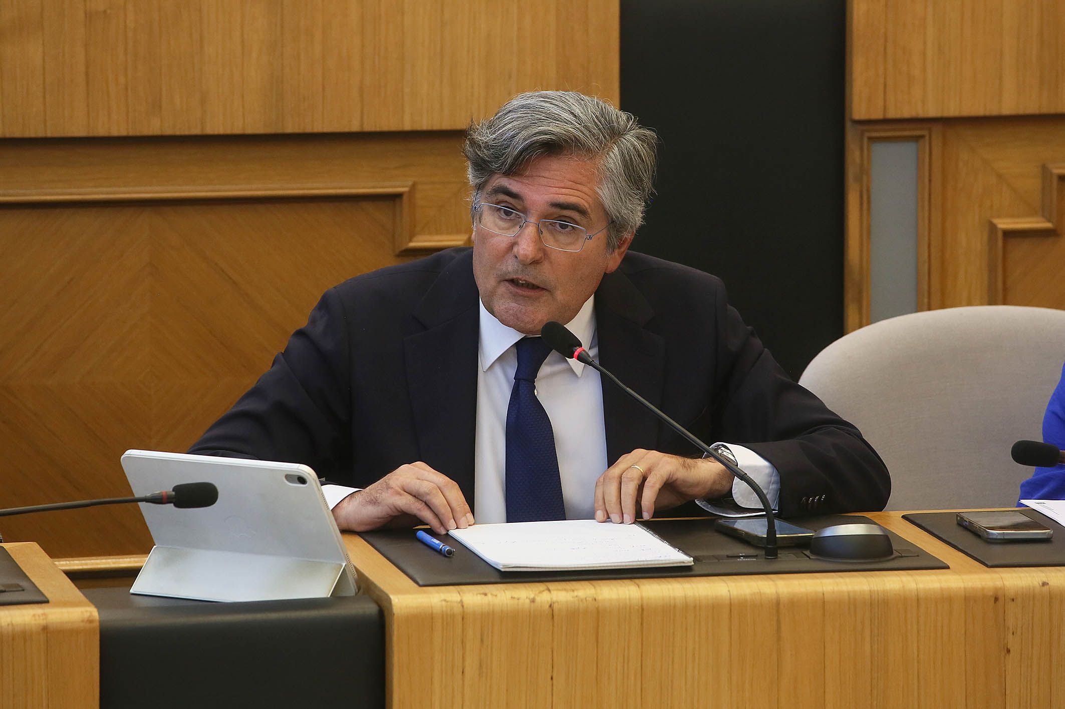 El diputado de Desarrollo Económico, Carlos Pastos, defiende el Bono Consumo 2026