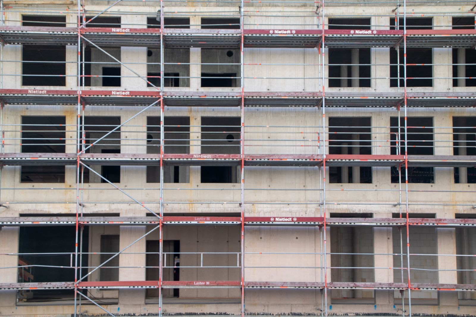 Construcción de un edificio de viviendas en Alicante (Foto: Pexels)