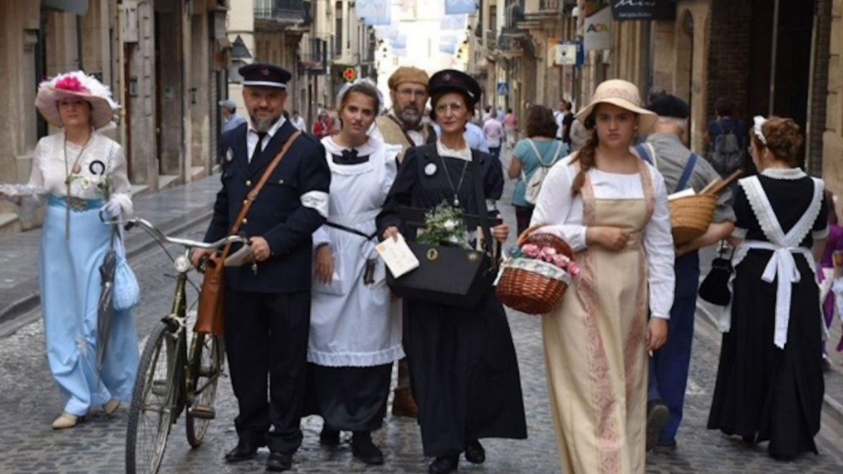 Pasacalles Modernista en Alcoy Pasacalles Modernista en Alcoy
