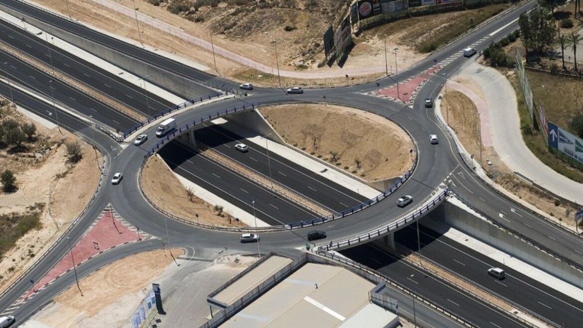 Una rotonda de la ronda sud a Elx Una rotonda de la ronda sud a Elx
