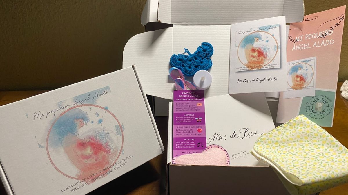 Caja de presentación de la asociación Mi Pequeño Ángel Alado Caja de presentación de la asociación Mi Pequeño Ángel Alado