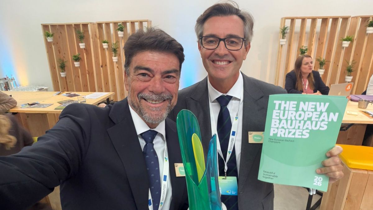 Luis Barcala i Sergio Sánchez arrepleguen el premi de la Nova Bauhaus Europea de 2026 Luis Barcala i Sergio Sánchez arrepleguen el premi de la Nova Bauhaus Europea de 2026