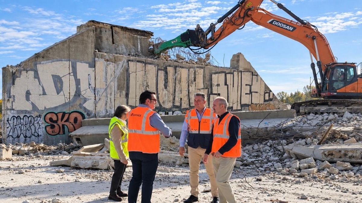 Visita a les obres de demolició del pont de Sant Peret a Mutxamel Visita a les obres de demolició del pont de Sant Peret a Mutxamel