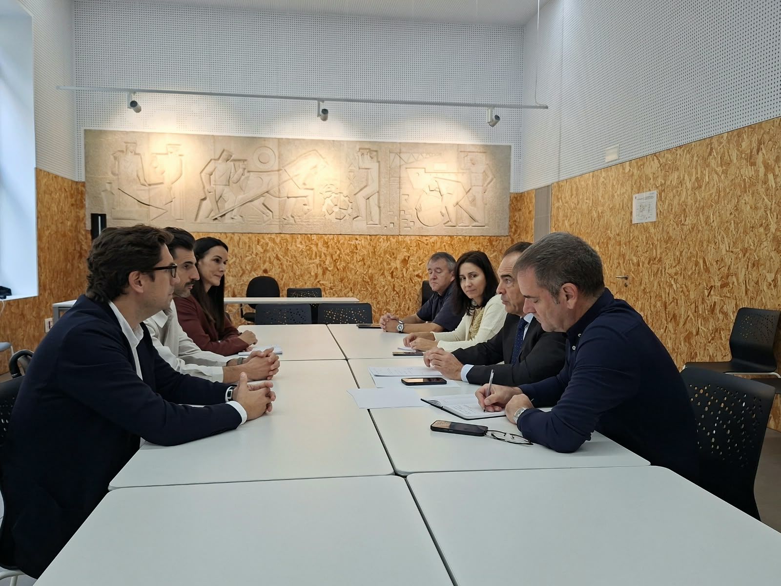 Antonio Peral se reúne con la nueva junta de gobierno del Colegio Territorial de Arquitectos de Alicante Antonio Peral se reúne con la nueva junta de gobierno del Colegio Territorial de Arquitectos de Alicante