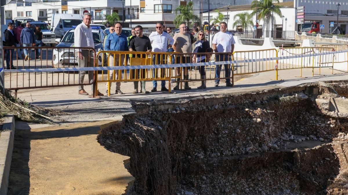 Pérez Llorca visita els municipis afectats per la DANA Adam Pérez Llorca visita els municipis afectats per la DANA Adam