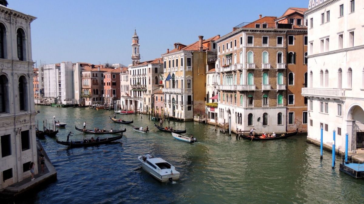 Uno de los canales de Venecia Uno de los canales de Venecia